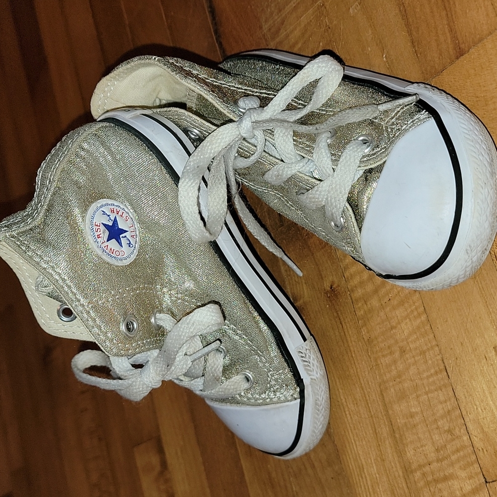 Toddler girl size 9 high top gold Converse Chuck Taylor